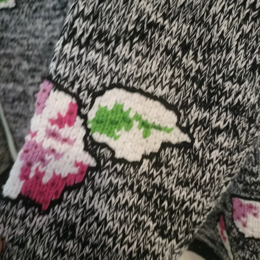 Handknits By Storybook Knits sweater Size M Women's Floral Cable Knit Cottgecore
